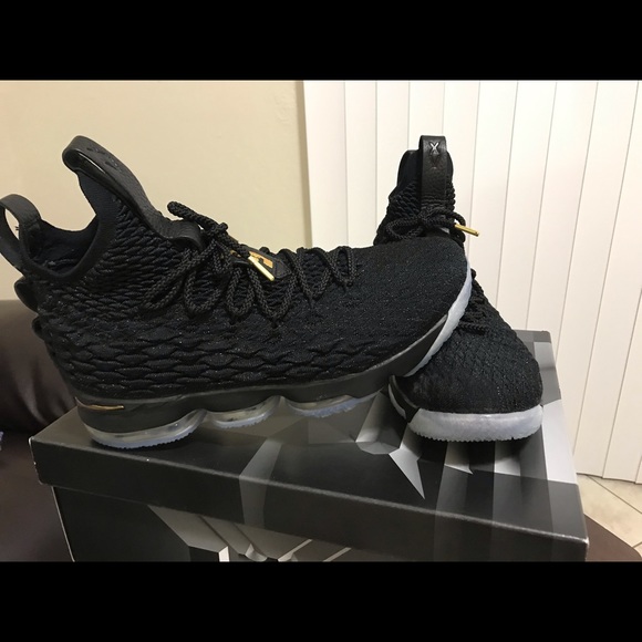 lebron 15 10.5